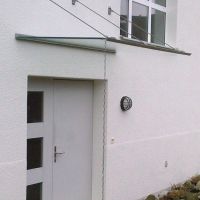 Vordach Flying mit drei Zugstangen Groesse 2500x1300mm. 